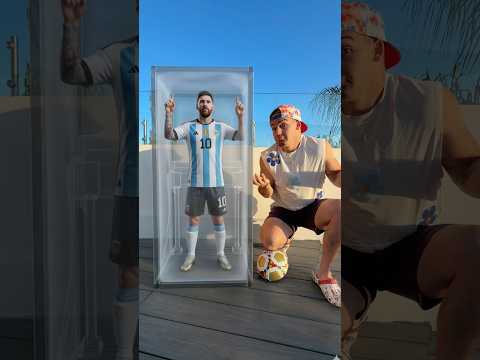 Atrapé a Messi en una caja?! 🤯 thumbnail