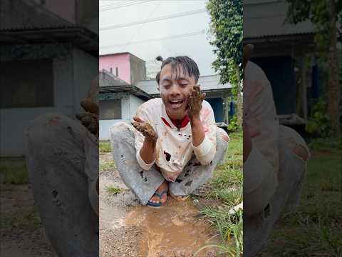 Gombel Senang Main Tanah thumbnail