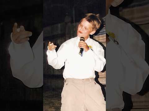 “Avicii: The life and music of Tim Bergling” – now available in English on the official Avicii shop thumbnail