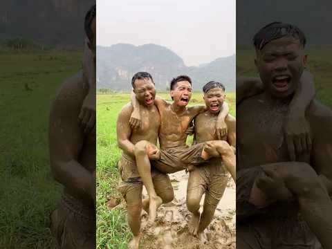 Survival Tip: Clean Your Body Super Fast in Just 1 Minute#SurvivalTips #LifeSkills#funny thumbnail