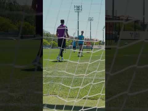 Olmo, pure talent ? #shorts #fcbarcelona #daniolmo thumbnail