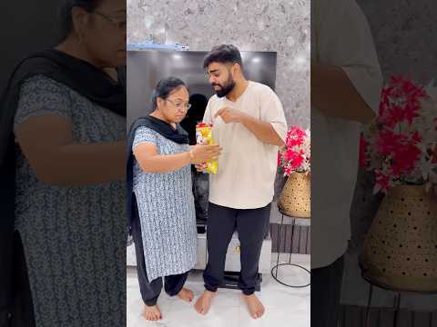 Gaurav k chips k packet mai kya hai #gauravaroravlogs #youtubeshorts #shorts thumbnail