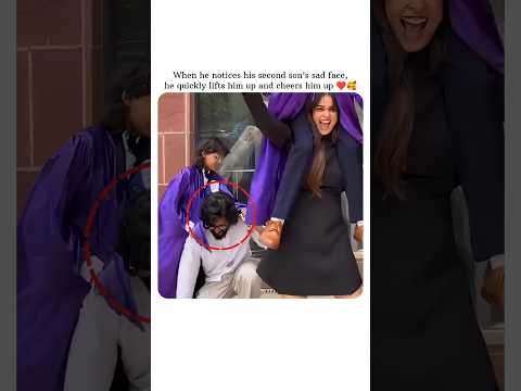 The way he held his second son and cheered him up 🥰❤️ #riteshdeshmukh #geneliadeshmukh #bollywood thumbnail