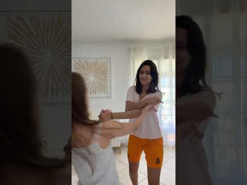 TRANSITION ENTRE SŒURS 👯‍♀️ #shortvideo #danse thumbnail