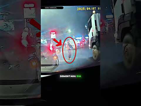 Wanita Ini Malah Berhenti di Tengah Jalan Padat, Endingnya Bikin Panik‼️ thumbnail