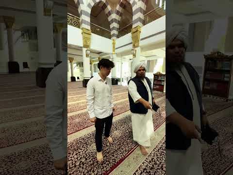 Jemput ustadz @DerrySulaimanAndSahabat, antarin ke masjid untuk sholat lalu kita kurban sapi ❤️ thumbnail