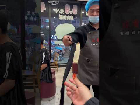 Xin giấy lau tay ở quán ăn #memevietnam #meme #funny #haihuoc thumbnail