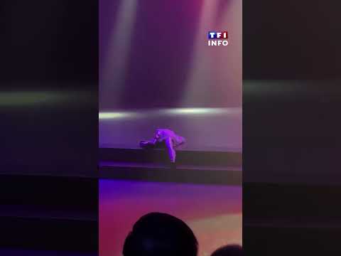 ?? Tentative de moonwalk ratée : un robot chute en essayant d’imiter Michael Jackson｜TF1 INFO thumbnail