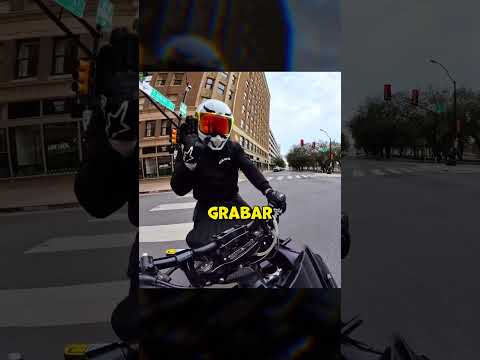 El motociclista se equivocó de persona? #bike #moto #bikers thumbnail