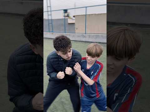 MEU IRMÃO É CRIANÇA MAIS FORTE E VAI JOGAR CONTRA A MAIS FRACA! 💪 thumbnail