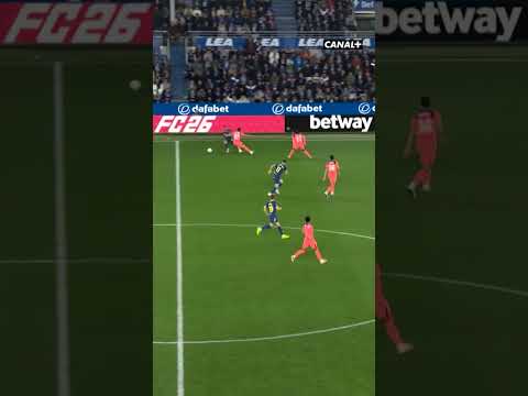 PEWNE WYJŚCIE SZCZĘSNEGO! ?️ POLAK NA POSTERUNKU BRAMKI BARCELONY! #laliga #fcbarcelona thumbnail