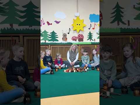 🍂 Laternenumzug im Wald #shorts #kinderlieder #simonesommerland thumbnail
