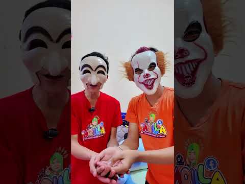 Aqilla menangkap pencuri mesin capit nya #shorts thumbnail