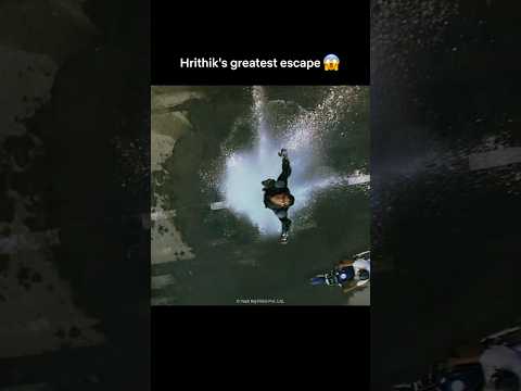 #HrithikRoshan Pulls Off The Most ICONIC Escape Ever 😮‍💨🔥 #Dhoom2 #ActionThriller thumbnail