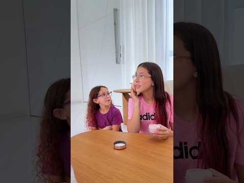 Alguém explica a ela ? (#funny #shorts #comedy ) thumbnail