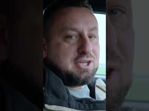 Jak prowadzi się najmniejsze BMW w całej gamie? 🤔 | Z drugiej ręki #shorts thumbnail