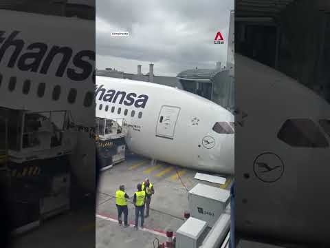 Several injured after Boeing 787’s nose landing gear collapses at Frankfurt airport thumbnail