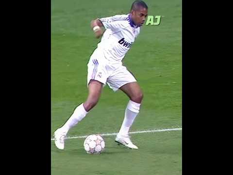 Robinho Crazy Skills 🥶 thumbnail