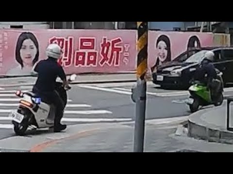 人行道真好騎，都沒有紅燈 thumbnail