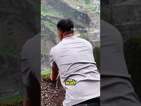 Con đường nơi vùng cao khiến người ta phải bò thumbnail