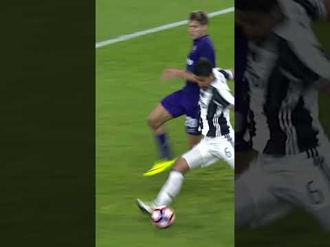 Higuaín scores on his debut! ⚽🔥 | #JuveFiorentina #goals #shorts thumbnail