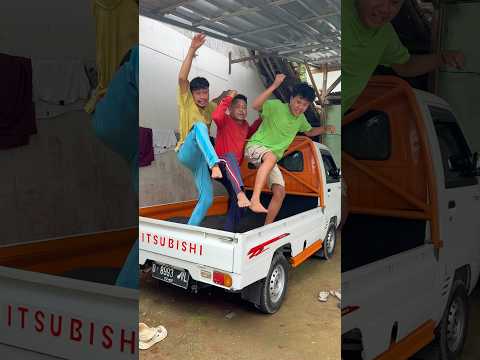 Injak mobil jadi thumbnail