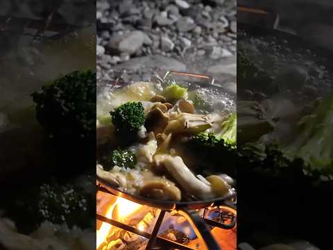 初の本気キャンプでアヒージョ作ったら美味しすぎて昇天した... #コムドット #キャンプ thumbnail