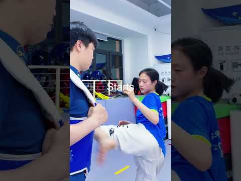 손안잡고는못한다는분이계셔서... #태권도 #taekwondo #跆拳道 #kicking #발차기 thumbnail