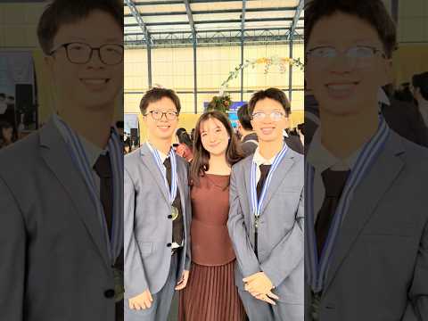 CIE ADEK AKU WISUDA 😎🎓 #shorts #itsmeissie thumbnail