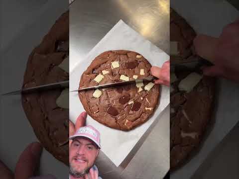 A VERY WELL BEHAVED VIDEO FROM @CedrikLorenzen #shorts thumbnail