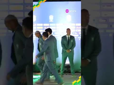 MUITO ESTILO NA IDA PRA COPA DO MUNDO! 🤩👏 Se liga na estica dos jogadores do Brasil #shorts thumbnail