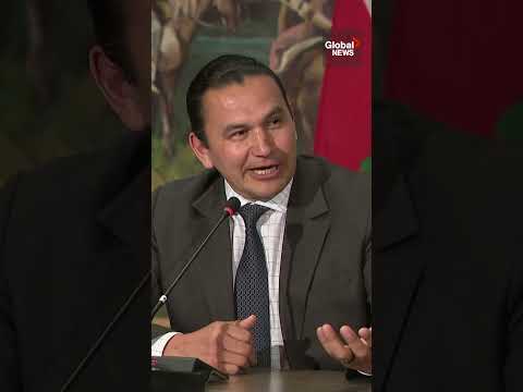 “We’re with that lady from A&W”: Wab Kinew shares message with Danielle Smith on Alberta separatism thumbnail