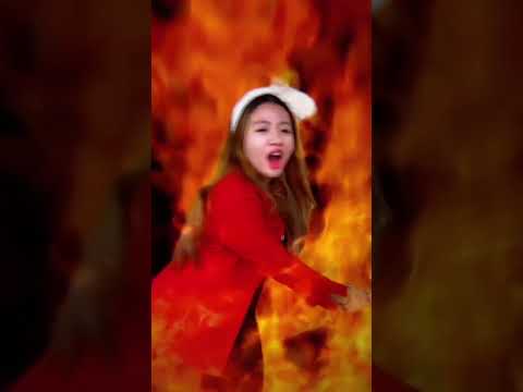 Vidio kocak dan gokil @nyaikembang1nyaikembang1 /ibu guru terjebak di dalam 😩 thumbnail