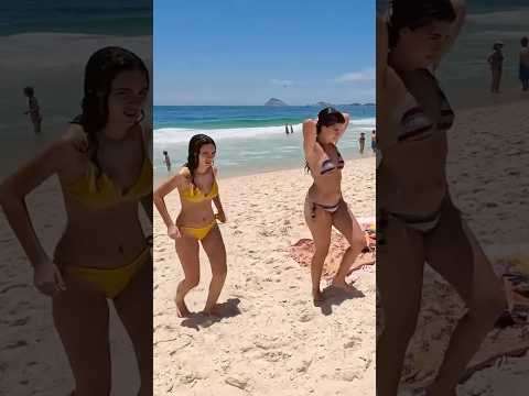 🇧🇷 Copacabana Beach A Sunny Day thumbnail