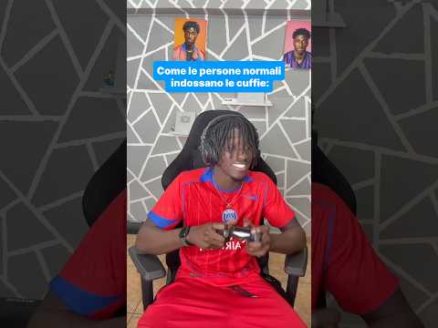 Persone normali vs traumatizzate che indossano le cuffie 😂 thumbnail