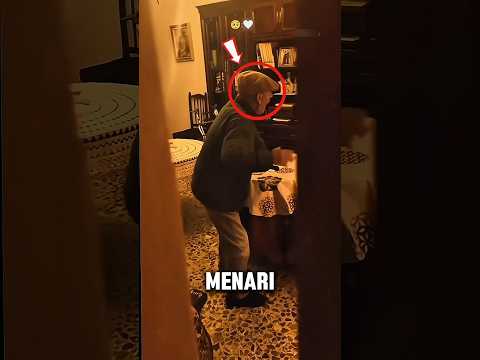 Kakek ini Menari Sendirian Ditengah Malam....Alasannya Bikin Kamu Nangis?? thumbnail
