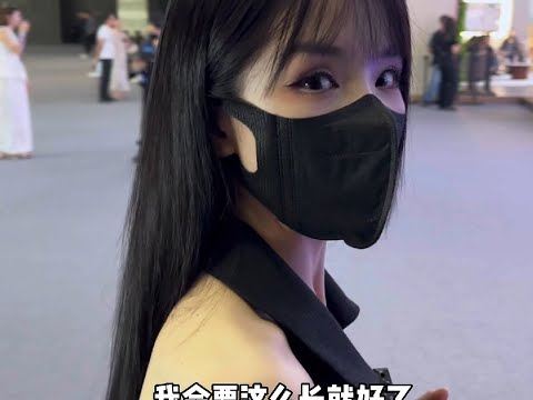 起猛了，在车展上看到刘亦菲了 thumbnail