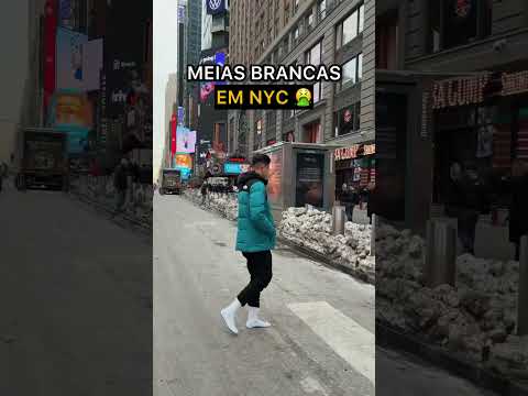 Andando de meia branca em NYC! thumbnail