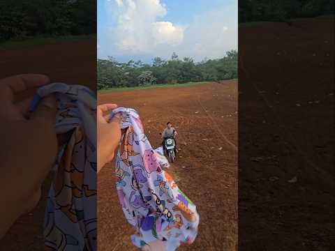widih temon make baju cepat di atas motor #trendingshorts thumbnail