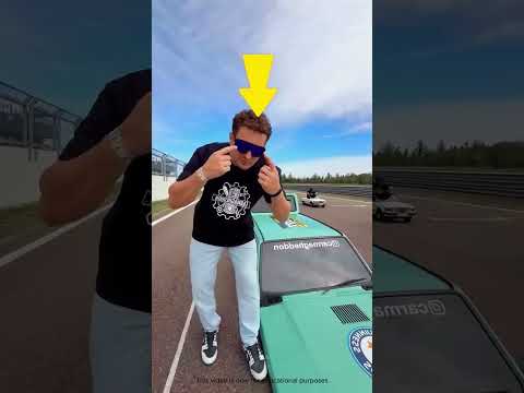 Mobil Paling Aneh di Dunia Sedang Balapan! ?? #shorts thumbnail