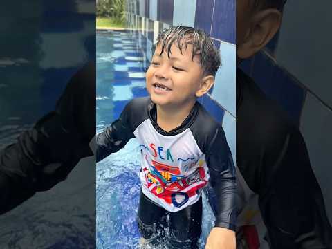 EMPAN BERENANG TERUS!! thumbnail