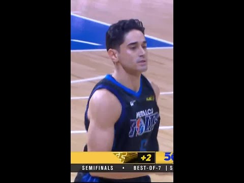 TNT's Heading, Meralco's Banchero TRADE BLOWS 💥 in 3Q | PBA Season 50 Commissioner’s Cup Semis thumbnail