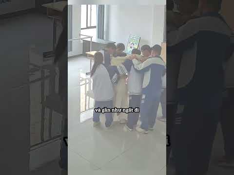 Cô giáo xúc động trước sự quan tâm của học sinh ❤️ thumbnail