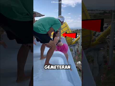 Cewek ini takut perosotan, eh tiba-tiba... 😱 thumbnail