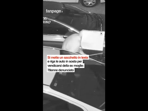 Si mette un sacchetto in testa e riga le auto in sosta per vendicarsi della ex moglie a Torino. thumbnail