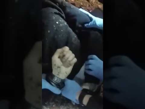POLAK ZAKŁUTY W KAJDANKI ZAMIAST RATUNKU! Skandaliczny błąd brytyjskiej policji! thumbnail