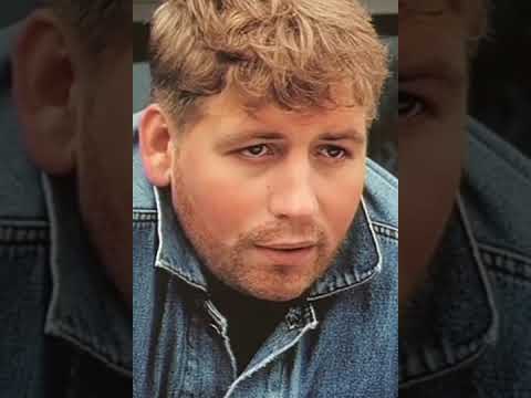 А ПРО ЭТОГО КОГО - ТО.. В ГАЗЕТЕ «ГУДОК» ПИСАЛИ.. | ДМБ thumbnail
