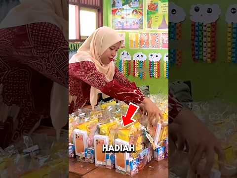 Baru Jadi Kepala Sekolah, Ibu Guru Cantik ini Langsung Bagi-Bagi IPhone 17 Pro Max! thumbnail