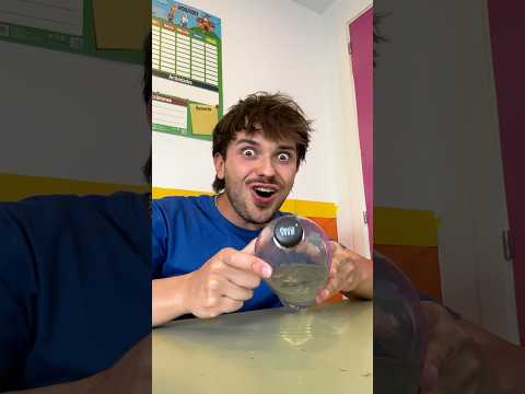 Cuando Juegas a La BOTELLA💋⚠️#comedia thumbnail