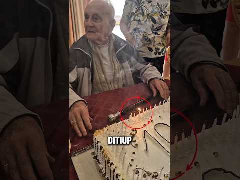 1 Lilin Dikue Kakek ini Gak Mau Padam, Tapi Maknanya Bikin Semua Orang Terharu?? thumbnail